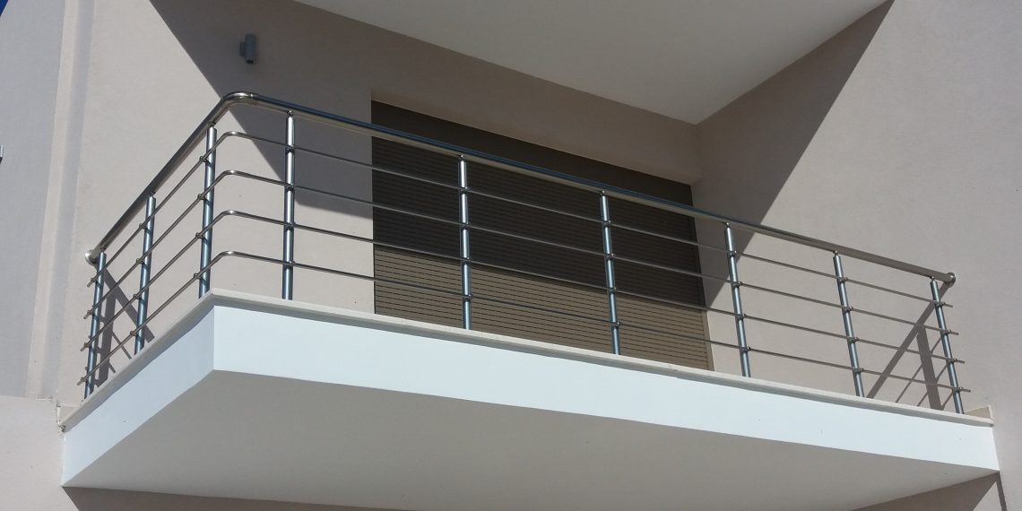 rapsomanikis glass - aluminum railing